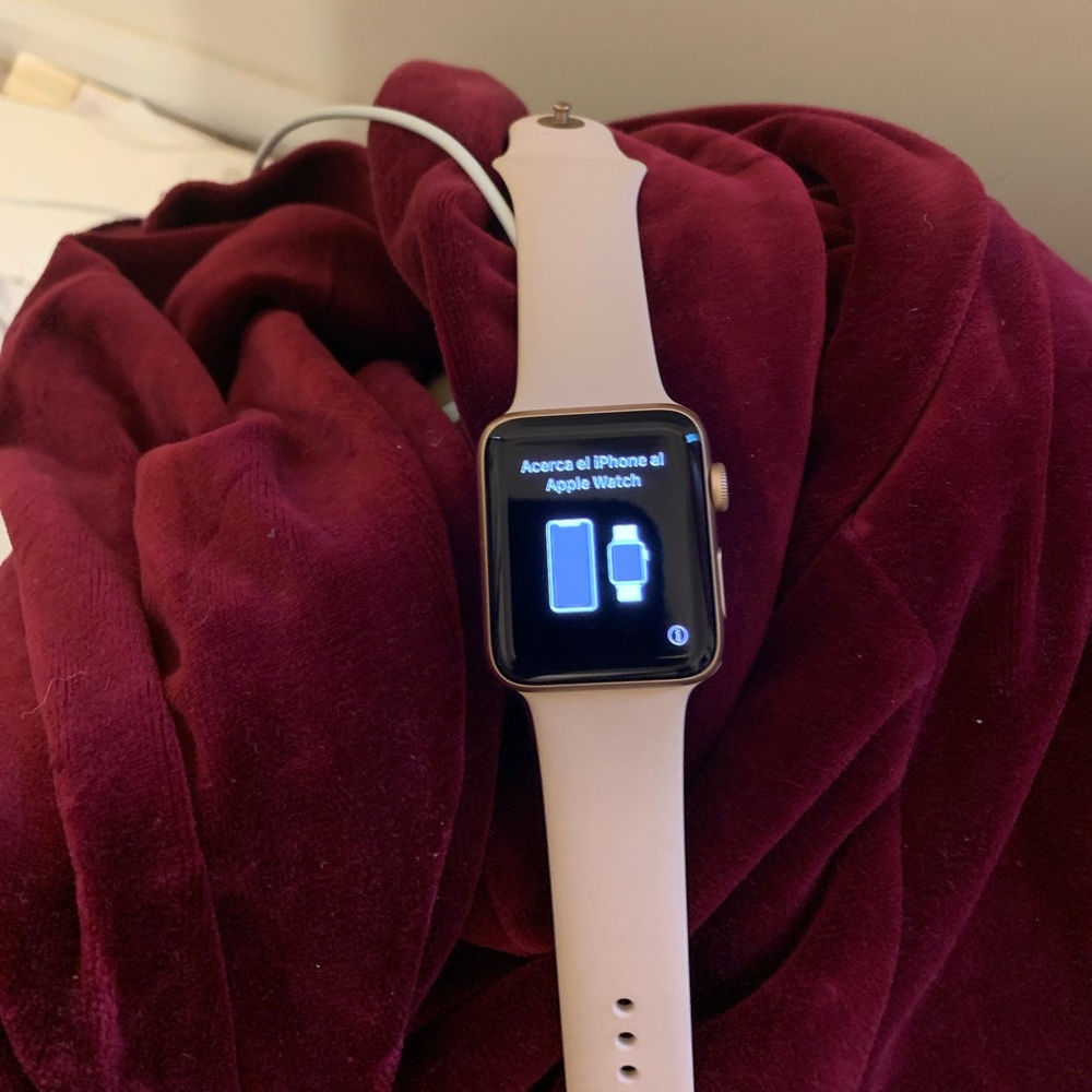 Apple Watch series 3 rose gold aluminum 42mm
